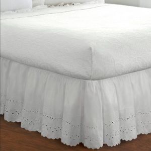 Twin white eyelet bedskirt
